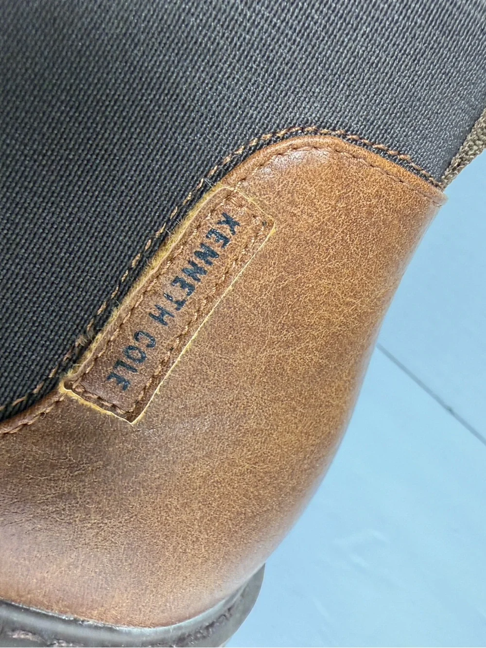 Kenneth Cole Boys Tan/Brown Chukka Chelsea Boots Sz 5